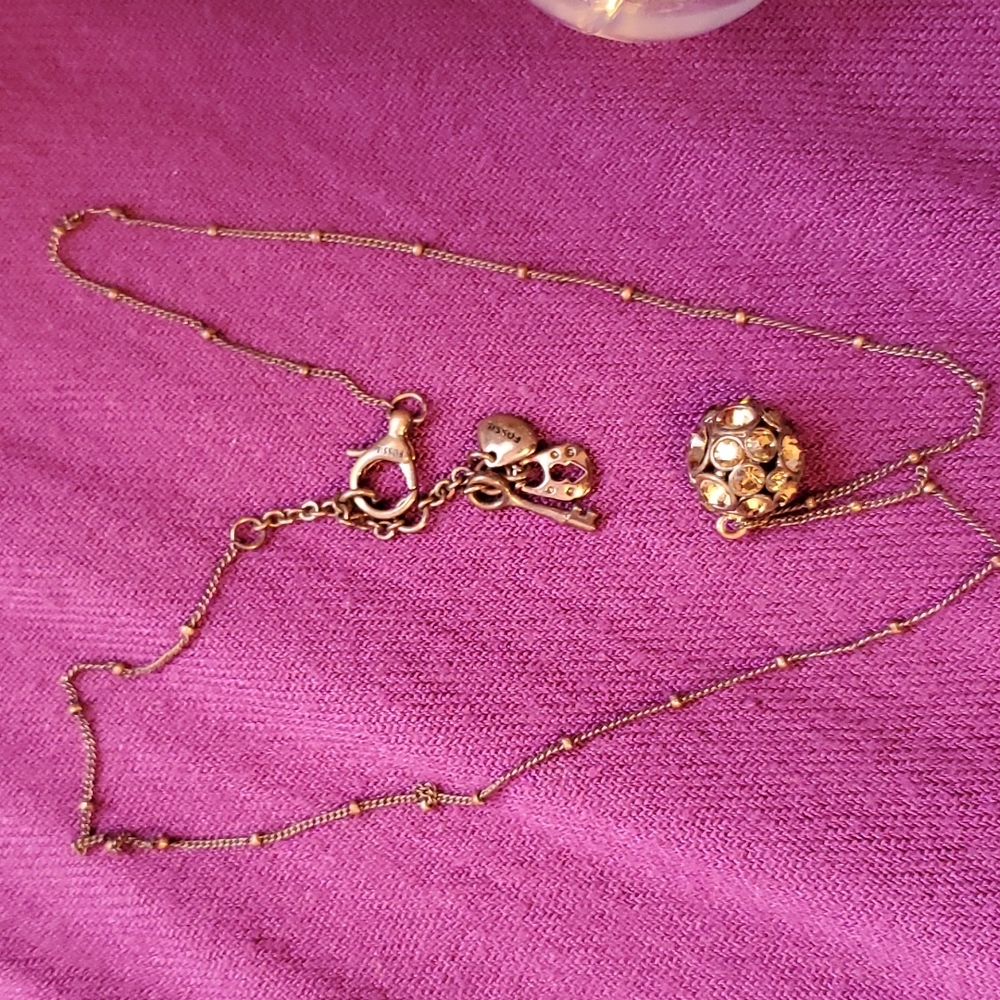 Beautiful 😍 Bronze w/ Rhinestones Fossil Brand Necklace
